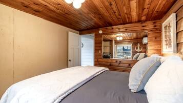 2 bedrooms, desk, iron/ironing board, travel crib