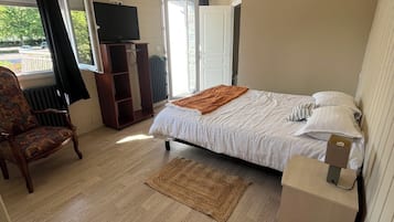 Chambre Double Classique, vue ville | Wi-Fi gratuit