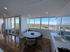 Dining - Beachfront Escape | Walk to Cafés, Restaurants, Bars & the Best Beaches (St Kilda)