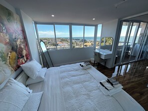 Room - Beachfront Escape | Walk to Cafés, Restaurants, Bars & the Best Beaches (St Kilda)
