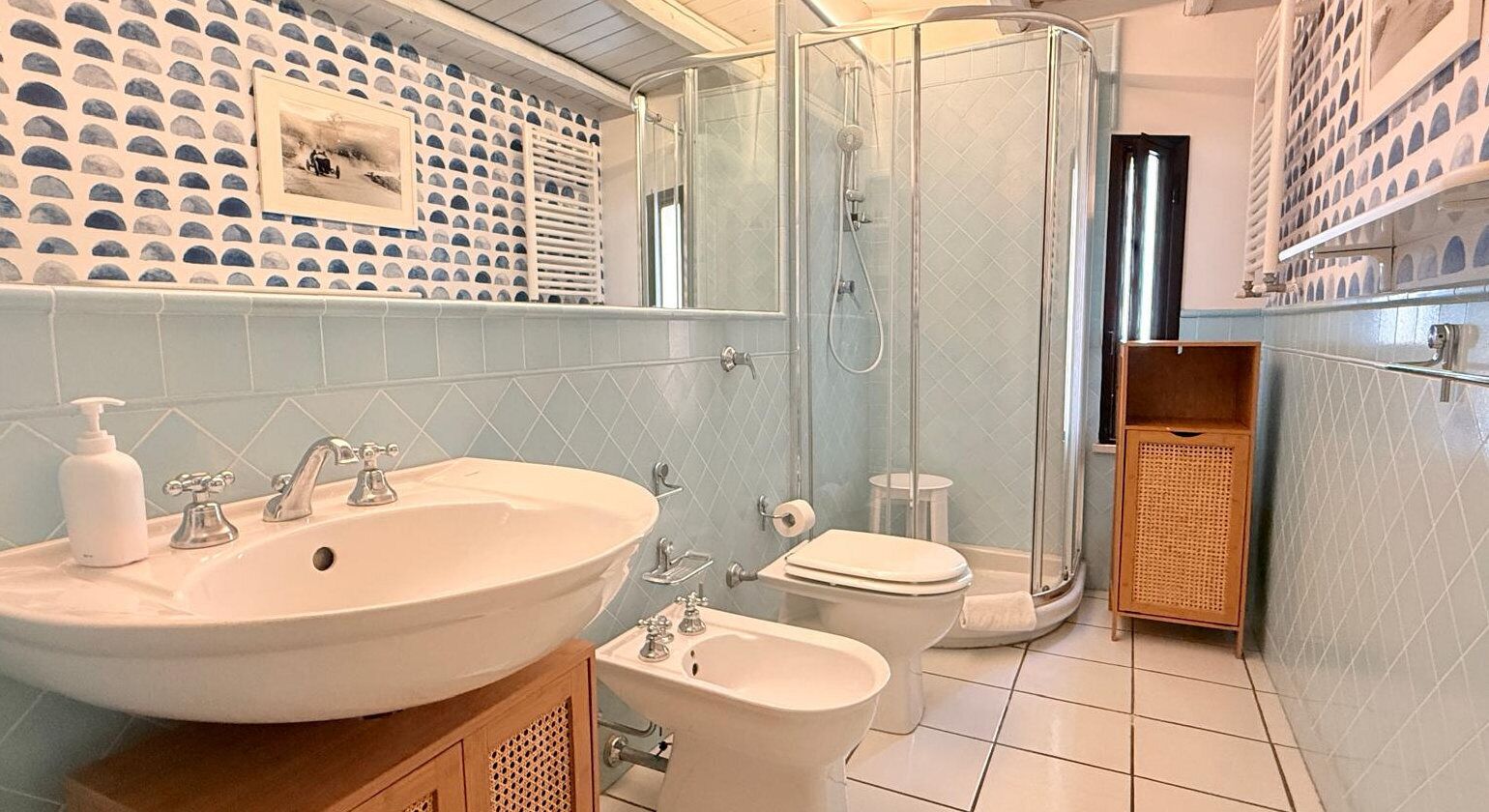 Deluxe Duplex, 3 Bedrooms, Sea View | Bathroom | Shower, hair dryer, towels, soap
