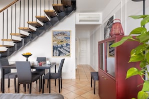 Appartement Duplex Deluxe, 3 chambres, vue mer | Coin séjour