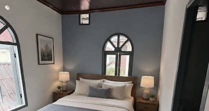 Charming 2-bedroom house with AC in Luang Prabang