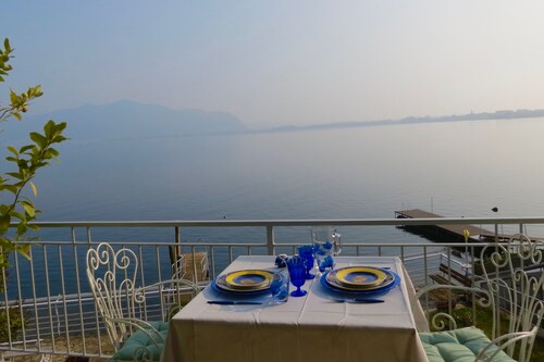 Lakefront Escape | Private Terrace & Lake Access