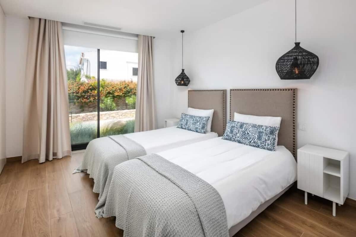 In-room safe, blackout drapes, iron/ironing board, WiFi (free)