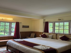 Deluxe Double Room | Free WiFi - Ifseen Villa (Pelling)