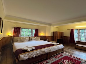 Deluxe Double Room | Free WiFi - Ifseen Villa (Pelling)