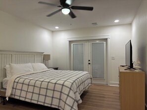 Room - Quiet Preserve Views, Steps from 30A and a 5 minute walk to the beach (Santa Rosa Beach)