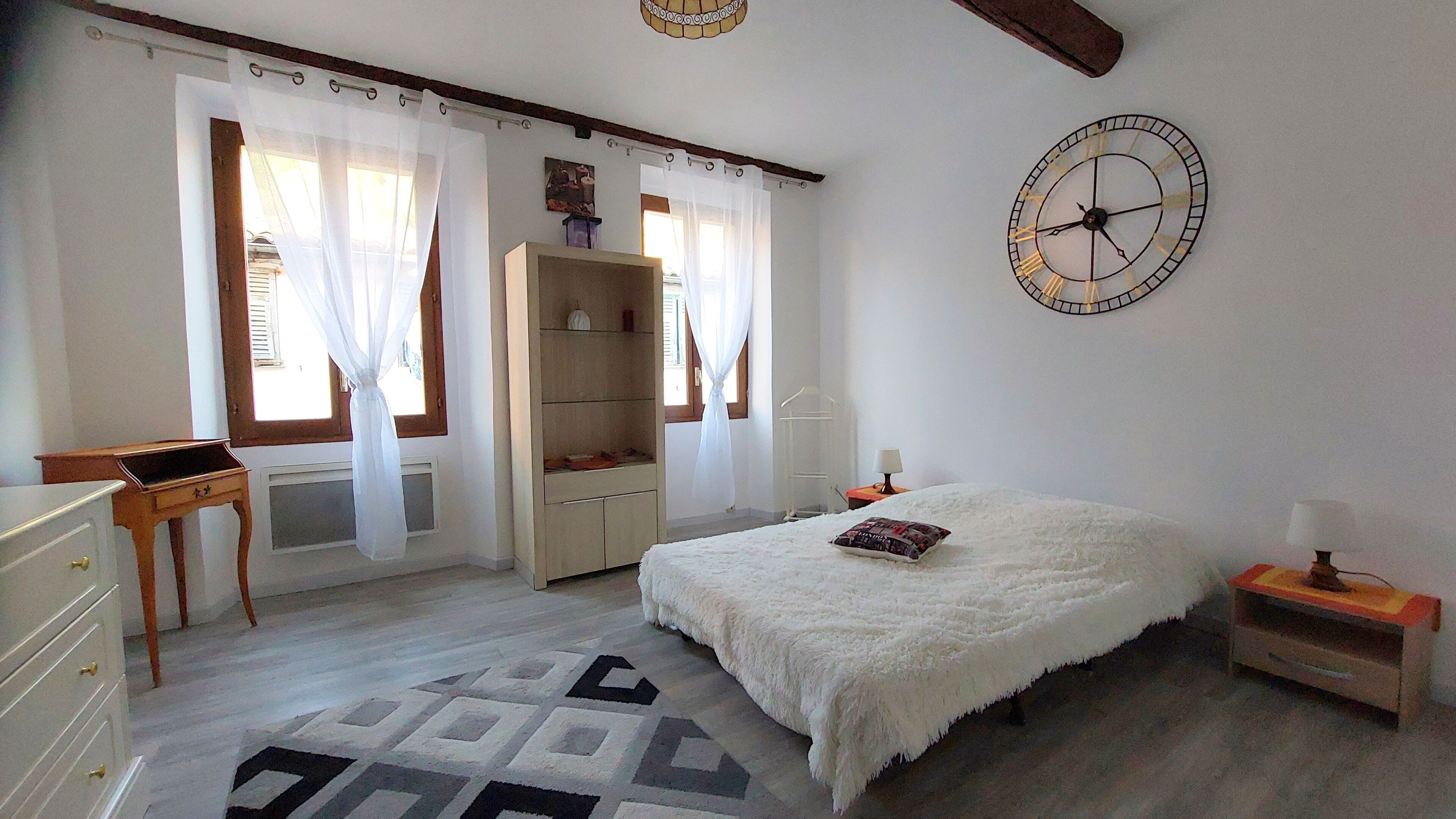 1 habitación y ropa de cama 