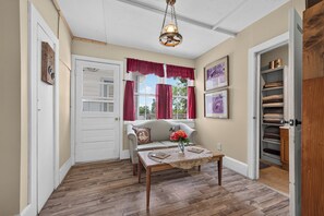 Living area - Escape to this spacious countryside retreat featuring beautiful mountain views, a wraparound porch. (Galax)