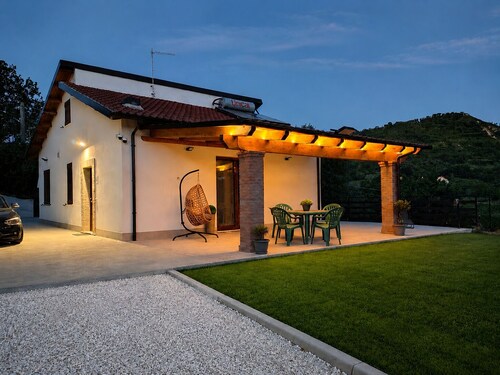 FRANK'S COTTAGE - COUNTRY HOUSE: ENTIRE VILLA FOR EXCLUSIVE USE 