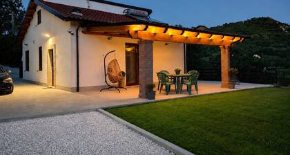 FRANK'S COTTAGE - COUNTRY HOUSE: ENTIRE VILLA FOR EXCLUSIVE USE