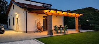 FRANK'S COTTAGE - COUNTRY HOUSE: ENTIRE VILLA FOR EXCLUSIVE USE