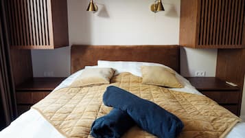 Iron/ironing board, internet, bed sheets