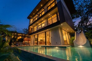 บ้านพัก | 4 ห้องนอน
