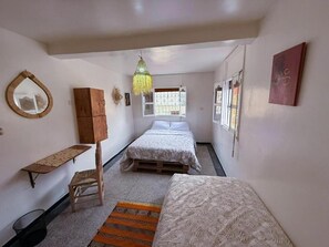 Deluxe Triple Room | WiFi (free) - Jurassic Surf House Anza (AGADIR)