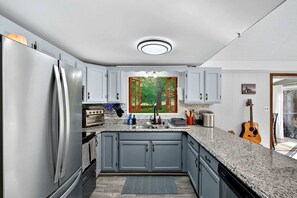 Private kitchen - Modern Mountain Chalet with Stone Fireplace & Resort Amenities near Hedgesville, WV (Hedgesville)