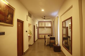 Lobby - Hotel Atithya (Udaipur)