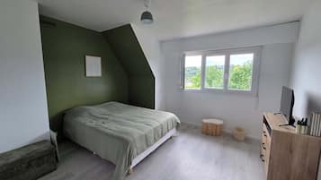 3 bedrooms, WiFi, bed sheets