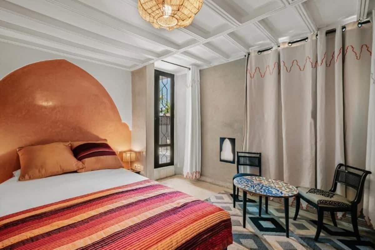 chambre Triple Roof top | Premium bedding, down comforters, pillowtop beds, WiFi (free)