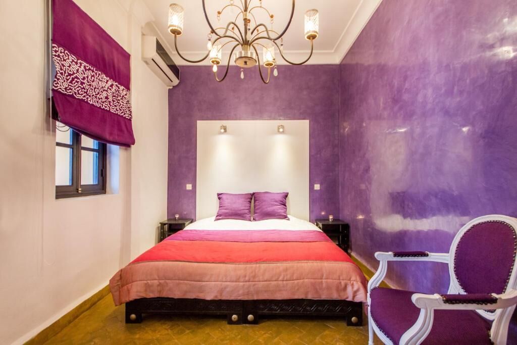 Zouina | Premium bedding, down comforters, pillowtop beds, WiFi (free)