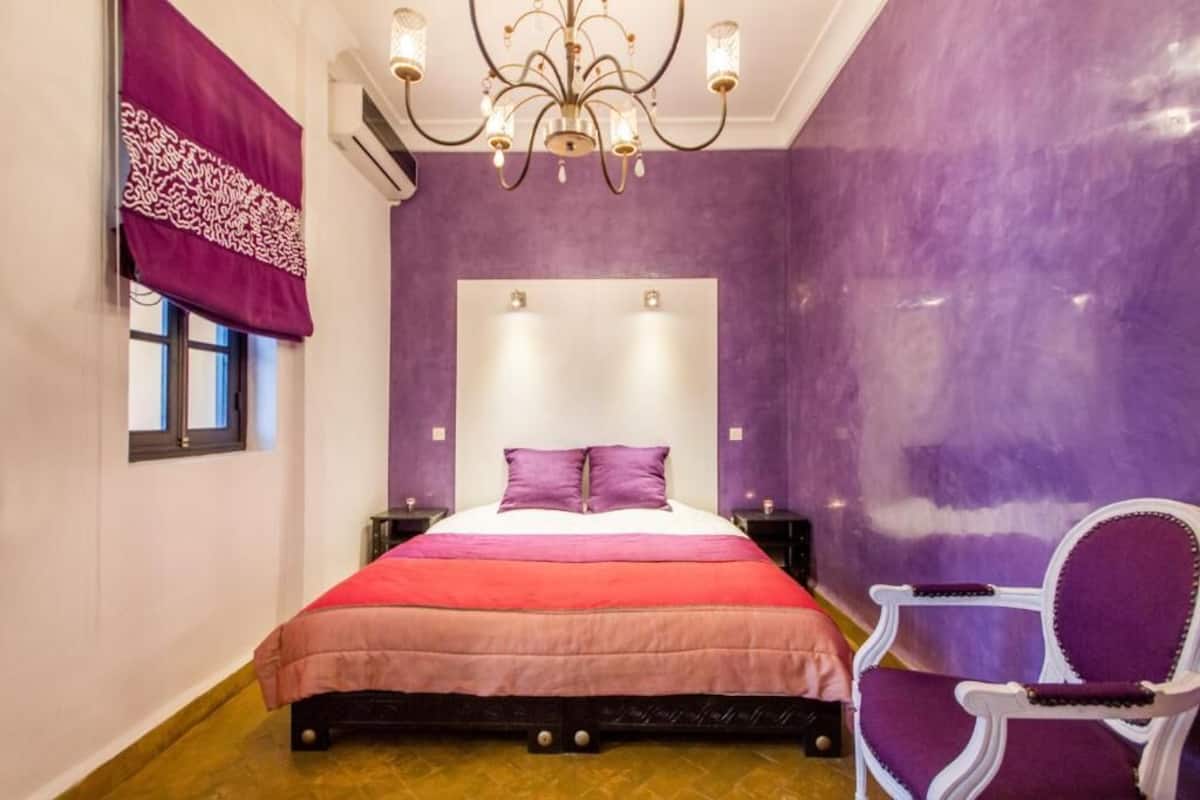 Zouina | Premium bedding, down comforters, pillowtop beds, WiFi (free)