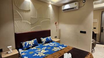 1 bedroom, in-room safe, WiFi (free), bed sheets