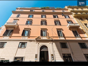 Exterior - Vrbo Property (Roma)