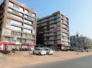 Exterior - Hotel Kalash (Ahmedabad)