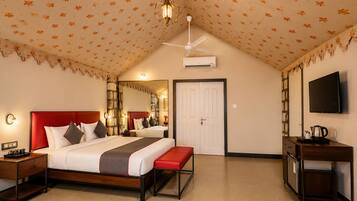 Majestic Tent with Bathtub | Free WiFi