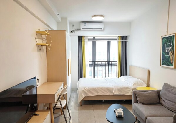  Flow Suites-Cozy Queen Room  | View from room