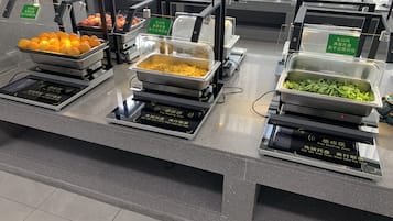 Daily cooked-to-order breakfast for a fee