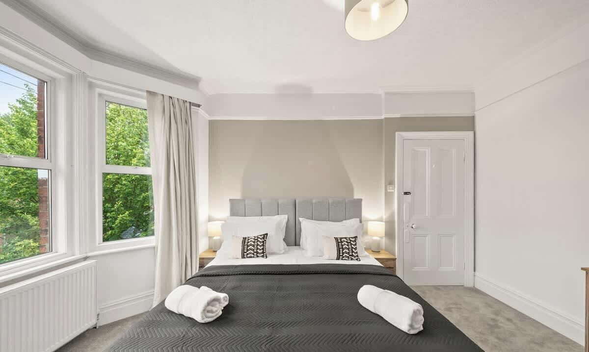 4 bedrooms, iron/ironing board, travel cot, WiFi