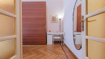 Appartement, balcon | Intérieur