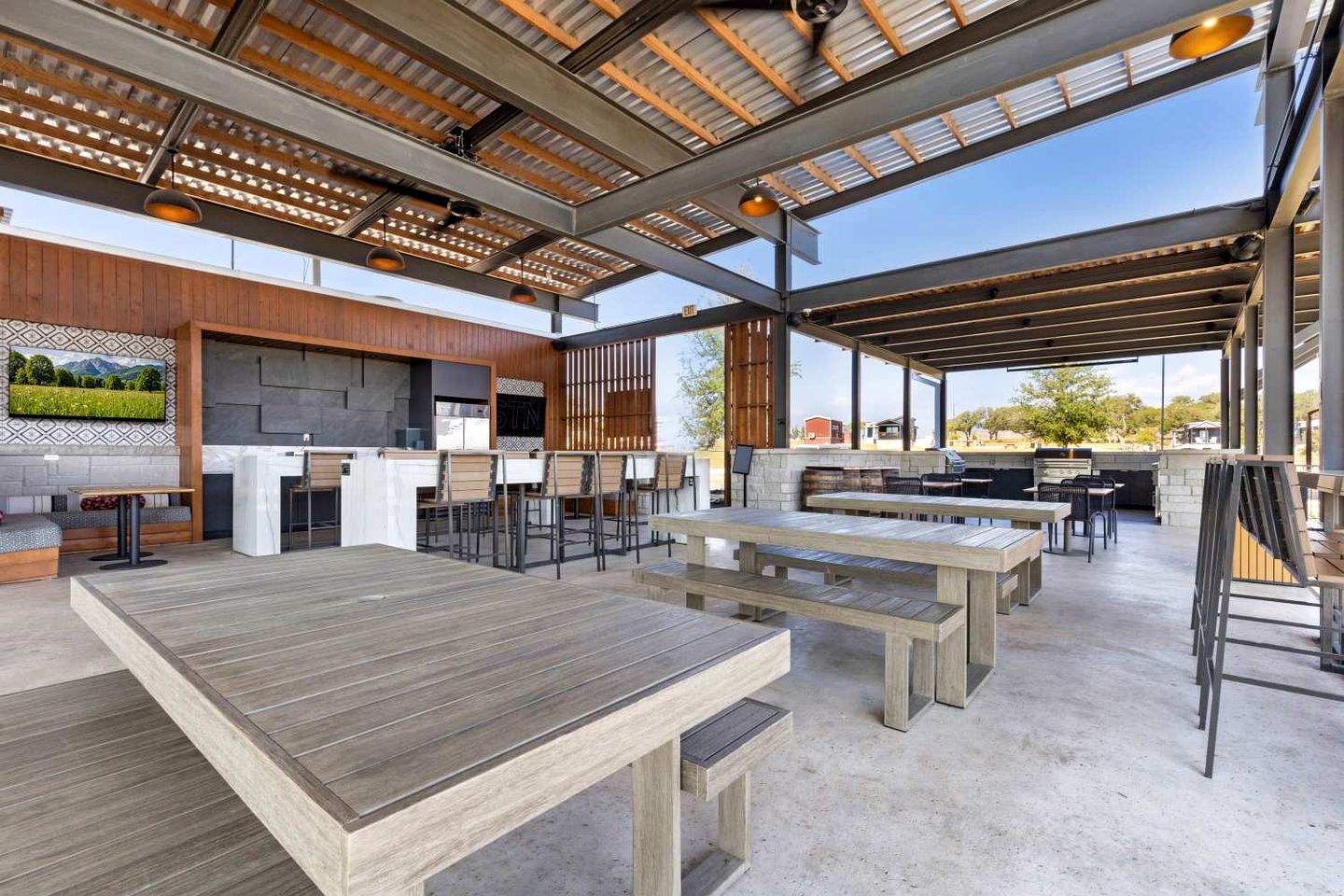 Outdoor dining