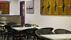Ảnh chưa phân loại, 4 trong số 52 ảnh, nút