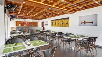 House | Dining