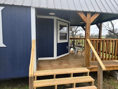 Cozy Lakefront Cabin with Private Beach Access Near Little Elm Beach, Little Elm TX