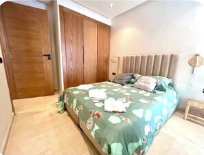 Iron/ironing board, WiFi, bed sheets - Vrbo Property (Casablanca)