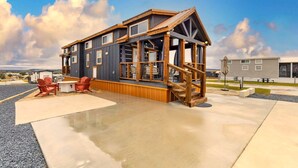 Exterior - Inviting Tiny Home Retreat with Resort-Style Amenities Near Fredericksburg, TX (Fredericksburg)