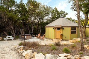 Property grounds - Luxurious Connected Yurt Cabins with Private Hot Tubs Near Canyon Lake, Texas Hill Country (Canyon Lake)