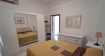 House in Sagunto. Perfect for families or friends. Air Conditioning, Wi-Fi, Arcade Games.