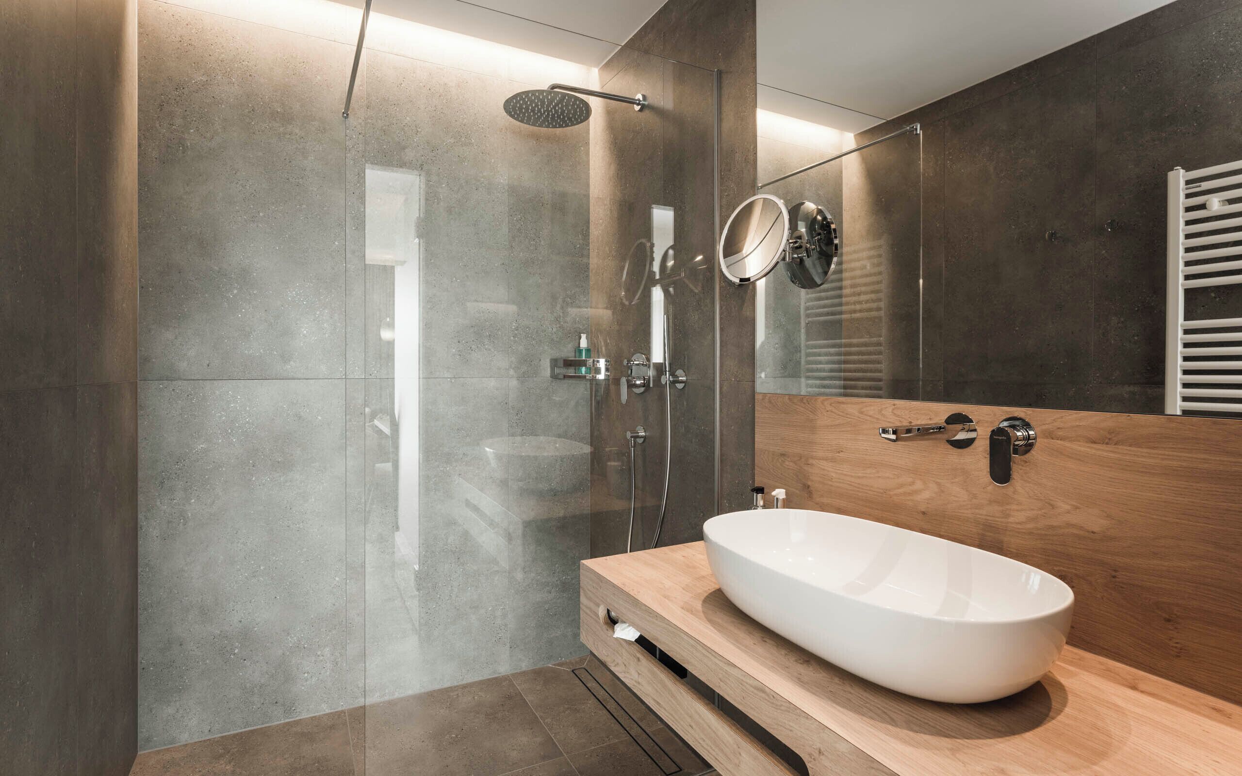 Habitación romántica con 1 cama doble o 2 individuales, vistas al valle (Garden Romantic) | Baño | Zapatillas y bidé