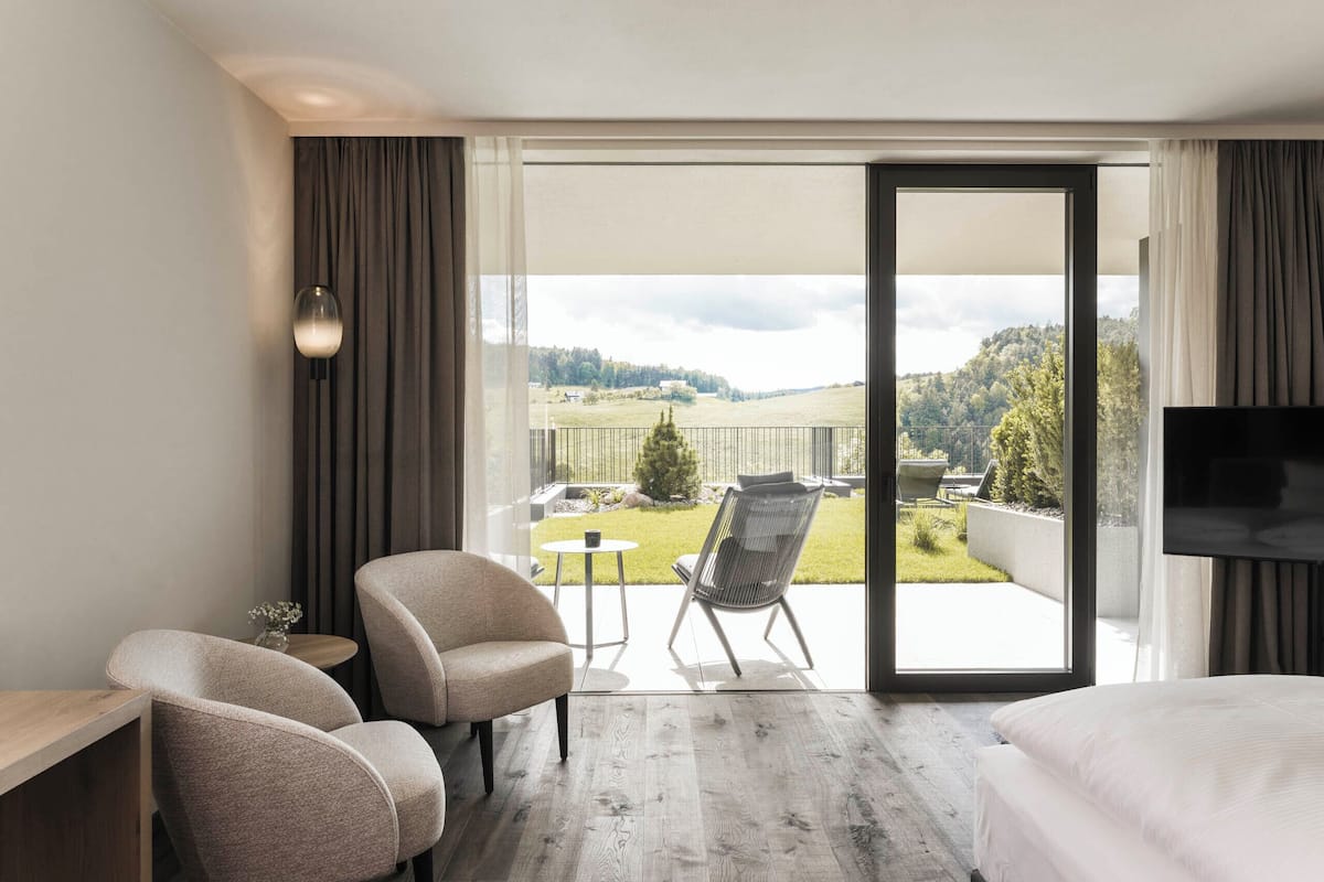 Ropa de cama de alta calidad y minibar