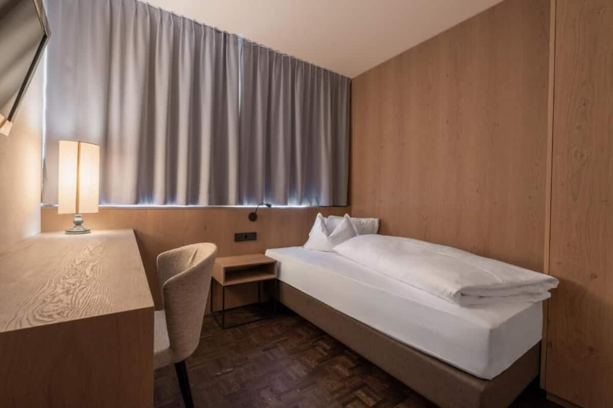 Habitación individual, balcón, vista al valle | Ropa de cama de alta calidad y minibar