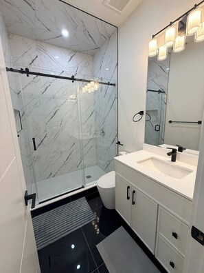 House, 2 Bedrooms | Bathroom