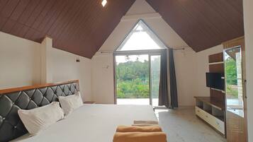 Superior Double Room, Valley View | Desk, laptop workspace, free WiFi