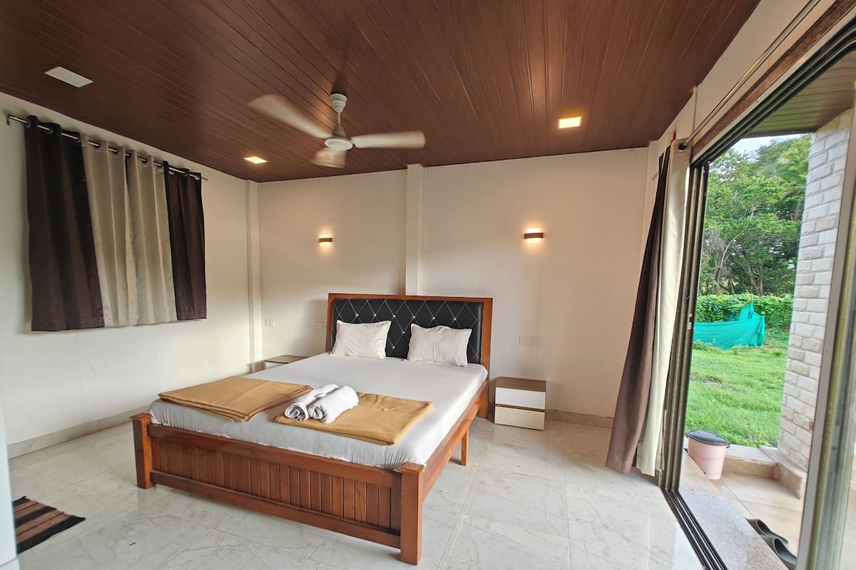 Habitación doble de lujo, vista al jardín | Escritorio, espacio para trabajar con laptop y wifi gratis