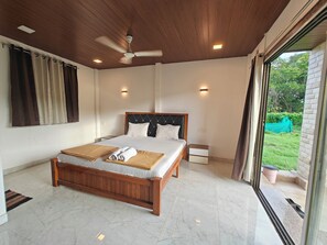 Desk, laptop workspace, free WiFi - Mermaid Avisa (Arambol)