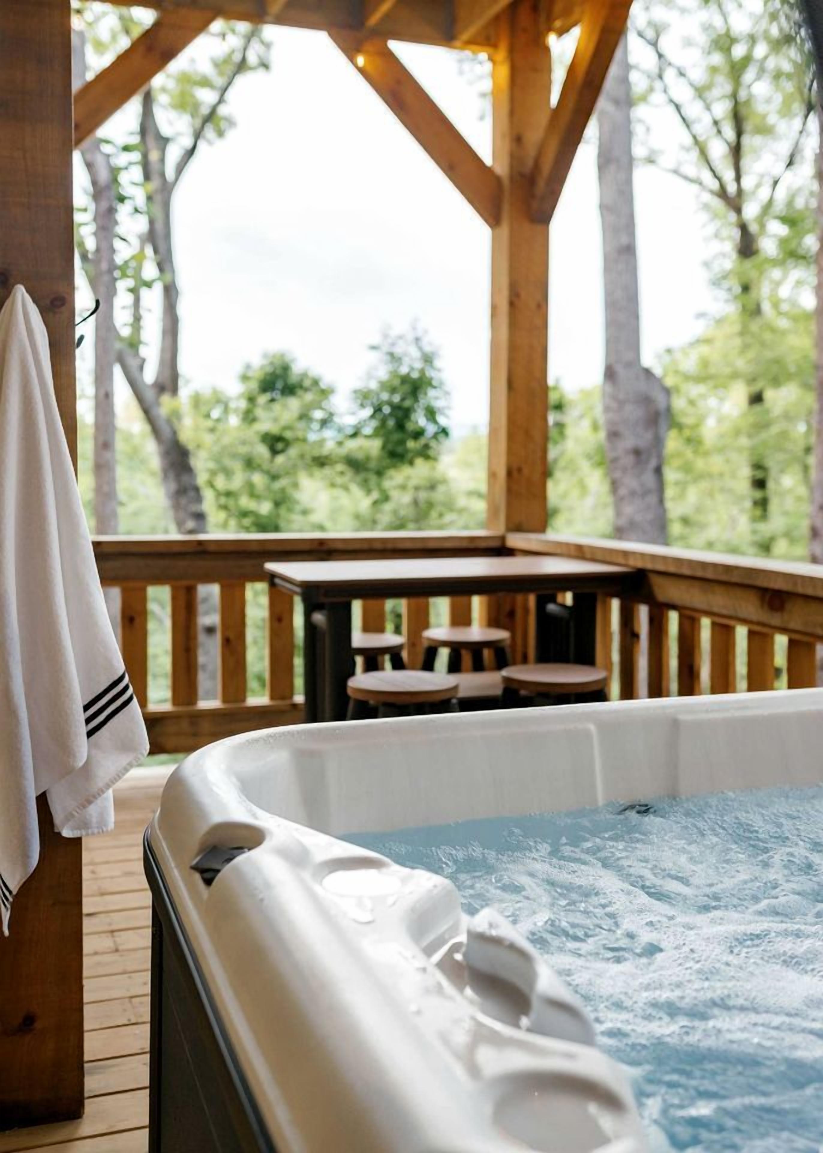 Outdoor spa tub